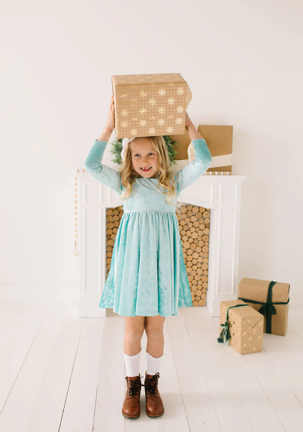 Ollie Jay Gwendolyn Dress in Mint Velvet